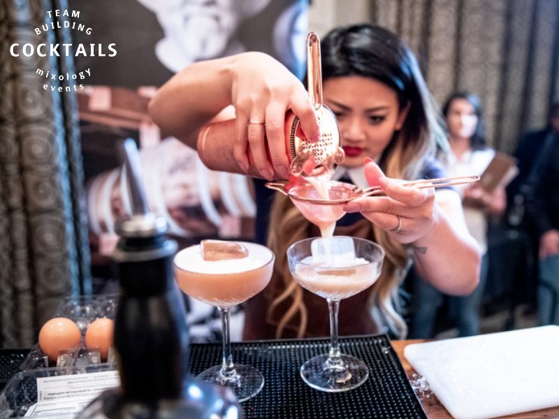 cocktails mixing class for fun